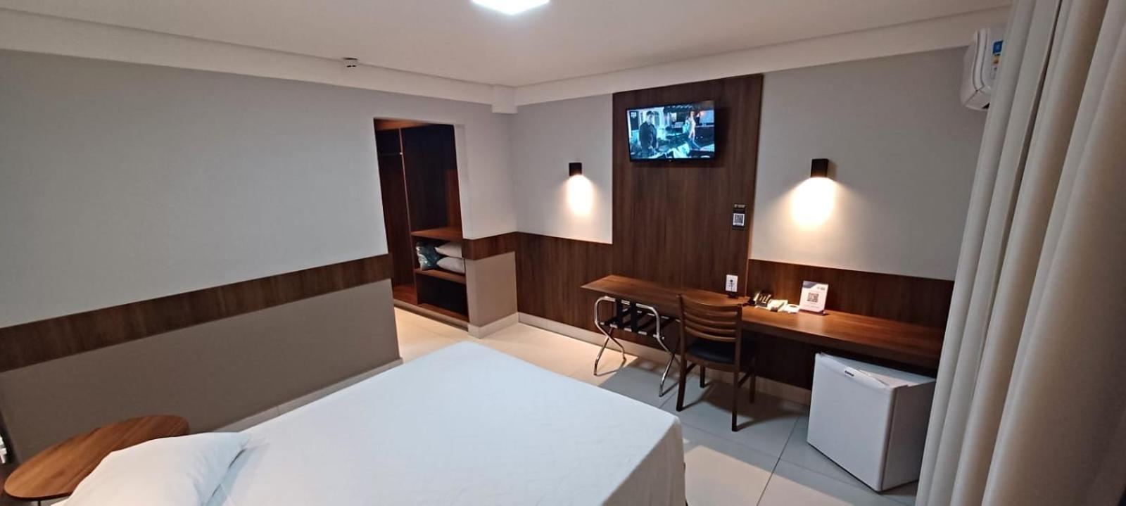 Cristal Palace Hotel Lins Luaran gambar