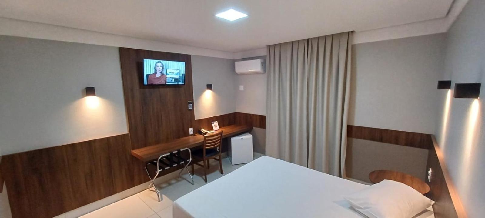 Cristal Palace Hotel Lins Luaran gambar