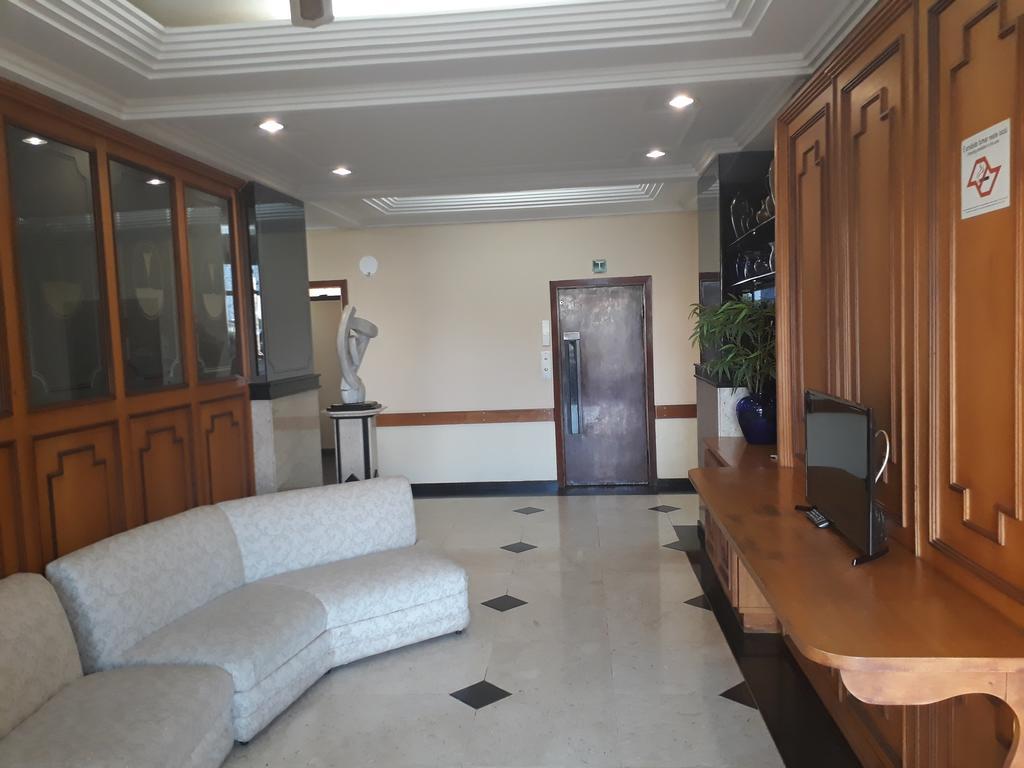 Cristal Palace Hotel Lins Luaran gambar